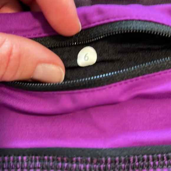 Gently Worn Lululemon Speed Shorts - Picture 3 of 4